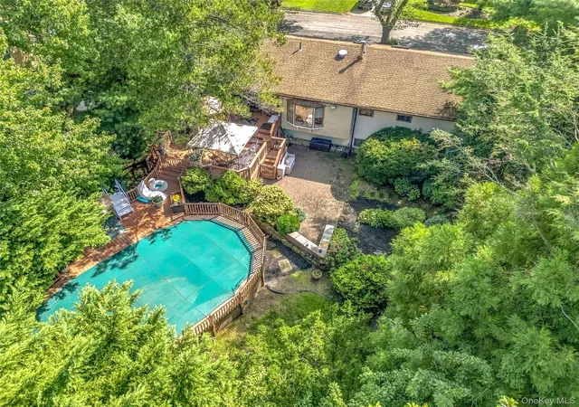 Photo 22 of Sale Pending at 6 Kinsella St, Huntington, NY 11746 | MLS# 1054108 | Listing updated on 2026-10-05