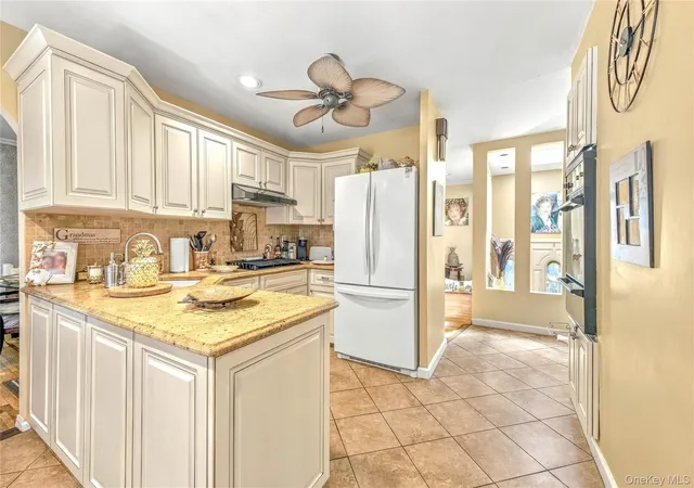 Photo 3 of Sale Pending at 6 Kinsella St, Huntington, NY 11746 | MLS# 1054108 | Listing updated on 2026-10-01