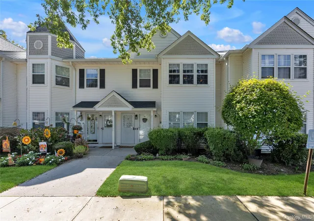 Photo 1 of Condo for sale at 45 Country View Ln, Brookhaven, NY 11953 | MLS# 1054117 | Listing updated on 2026-10-04