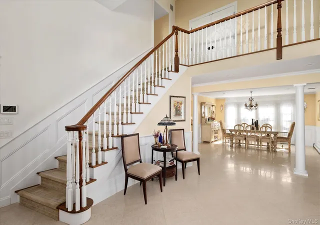 Photo 4 of Single family home for sale at 6 Maize Ct, Huntington, NY 11747 | MLS# 1054118 | Listing updated on 2026-09-30