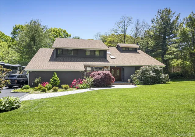 Photo 1 of Single family home for sale at 26 Candlewood Path, Huntington, NY 11746 | MLS# 1054141 | Listing updated on 2026-10-04