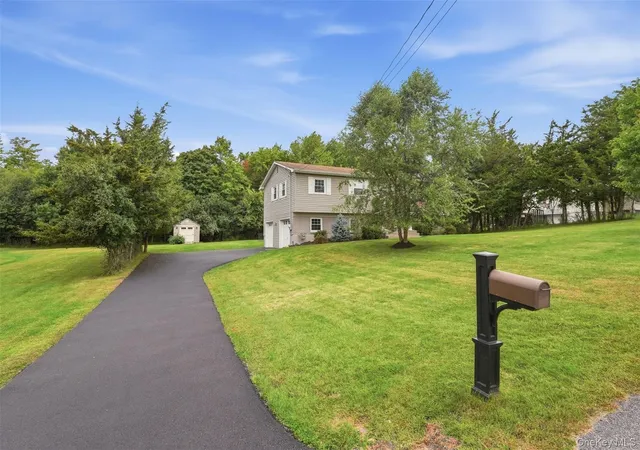 Photo 2 of Single family home for sale at 17 High Hl Ave, Warwick (town), NY 10990 | MLS# 1054146 | Listing updated on 2026-10-09