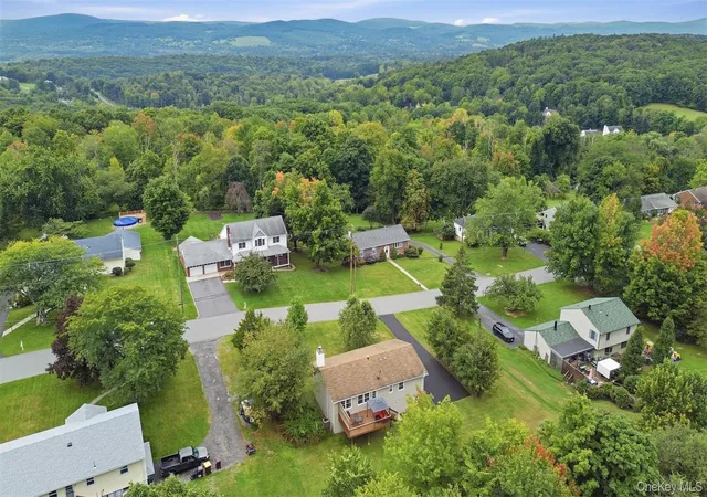 Photo 3 of Single family home for sale at 17 High Hl Ave, Warwick (town), NY 10990 | MLS# 1054146 | Listing updated on 2026-10-09