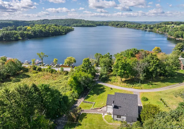 Photo 2 of Single family home for sale at 6 Wang Dr, Copake, NY 12521 | MLS# 1054150 | Listing updated on 2026-10-05