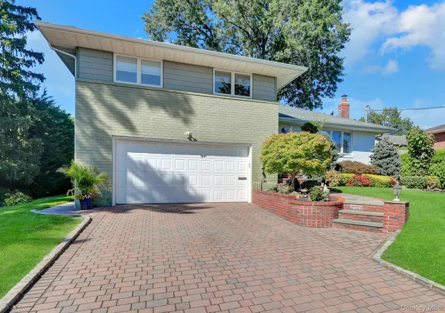Photo 2 of Single family home for sale at 506 Nassau Pl, Hempstead, NY 11530 | MLS# 1054164 | Listing updated on 2026-09-24