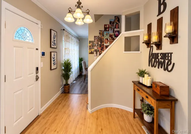 Photo 2 of Single family home for sale at 6 Duck Hl Rd, Brookhaven, NY 11727 | MLS# 1054166 | Listing updated on 2026-10-13