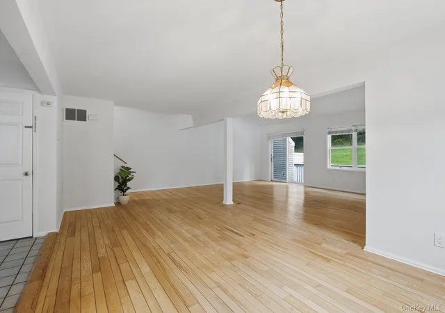 Photo 3 of Single family home for sale at 1452 Iroquois St, Yorktown, NY 10588 | MLS# 1054173 | Listing updated on 2026-10-06