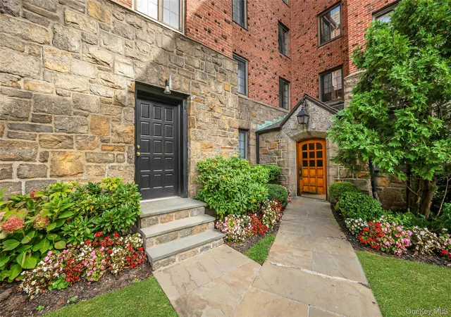 Photo 2 of Sale Pending at 914 Wynnewood Rd #1A, Pelham, NY 10803 | MLS# 1054175 | Listing updated on 2026-10-08
