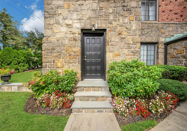 Photo 3 of Sale Pending at 914 Wynnewood Rd #1A, Pelham, NY 10803 | MLS# 1054175 | Listing updated on 2026-10-08