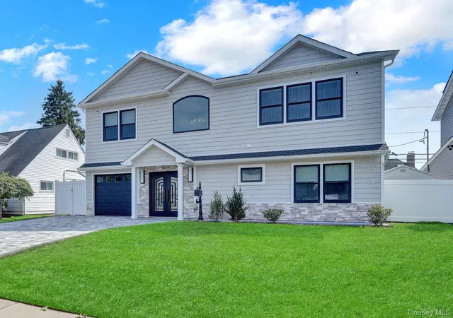 Photo 2 of Single family home for sale at 129 Tardy Ln S, Hempstead, NY 11793 | MLS# 1054210 | Listing updated on 2026-10-05