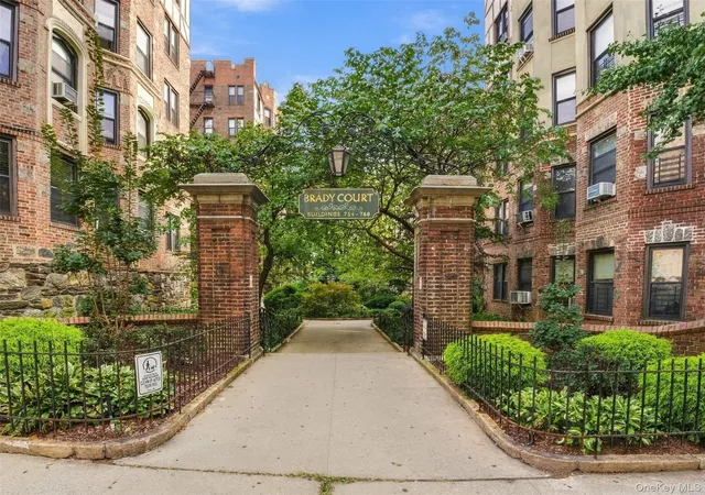 Condo for sale at 754 Brady Ave #303, New York, NY 10462 | MLS# 1054217