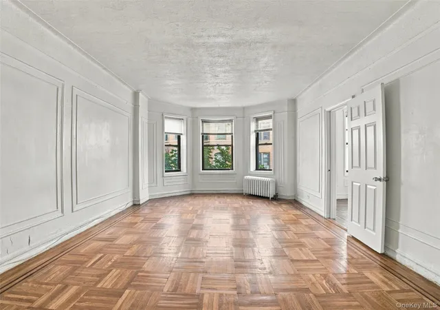 Photo 3 of House for sale at 754 Brady Ave #303, New York, NY 10462 | MLS# 1054217 | Listing updated on 2026-10-30