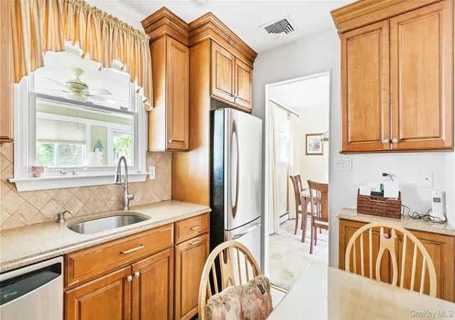 Photo 4 of Sale Pending at 80 Evergreen Ln, Brookhaven, NY 11772 | MLS# 1054225 | Listing updated on 2026-10-08