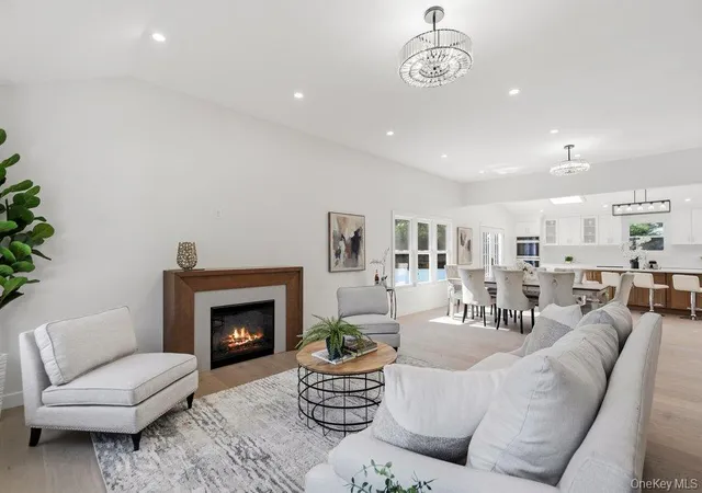 Photo 3 of Single family home for sale at 31 Seton Ct, Oyster Bay, NY 11804 | MLS# 1054231 | Listing updated on 2026-10-05