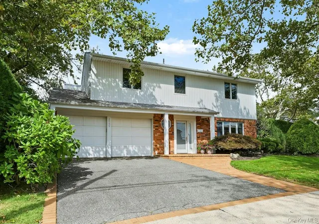 Photo 2 of Sale Pending at 2039 Blanche Ln, Hempstead, NY 11566 | MLS# 1054235 | Listing updated on 2026-10-08