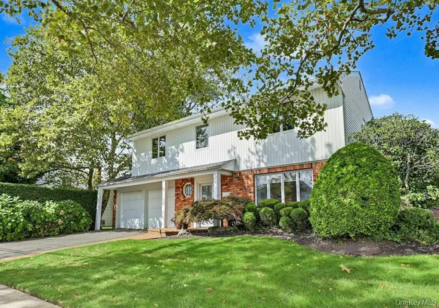 Photo 3 of Sale Pending at 2039 Blanche Ln, Hempstead, NY 11566 | MLS# 1054235 | Listing updated on 2026-10-08
