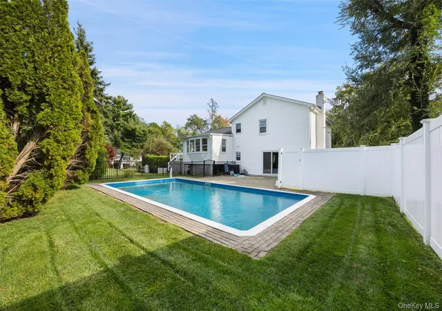 Photo 3 of Single family home for sale at 280 Somerston Rd, Yorktown, NY 10598 | MLS# 1054250 | Listing updated on 2026-10-06