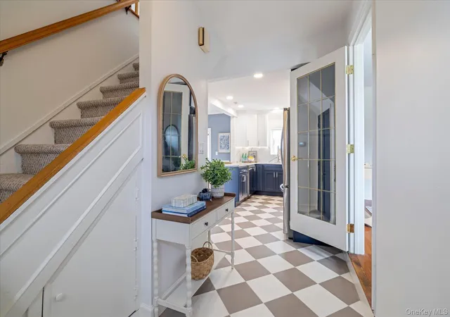 Photo 3 of Single family home for sale at 7 Vinton St, Long Beach, NY 11561 | MLS# 1054257 | Listing updated on 2026-10-04