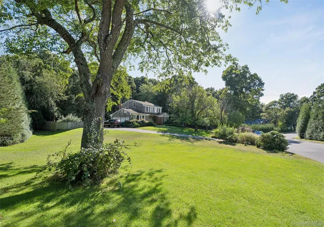 Photo 3 of Single family home for sale at 6 Turtle Pond Rd, Southampton, NY 11968 | MLS# 1054275 | Listing updated on 2026-10-02