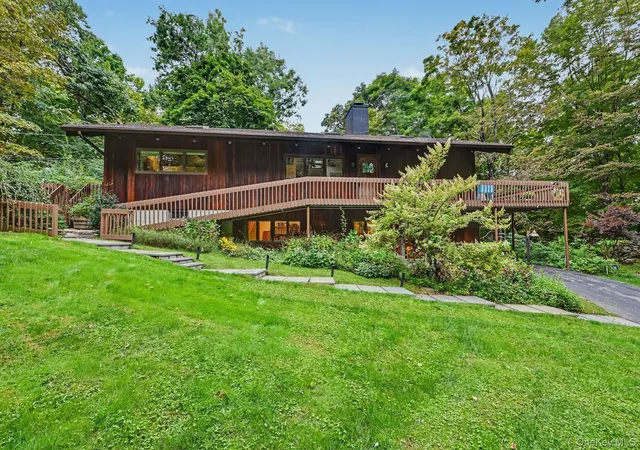Photo 1 of Single family home for sale at 380 Long Ridge Rd, Pound Ridge, NY 10576 | MLS# 1054284 | Listing updated on 2026-10-08