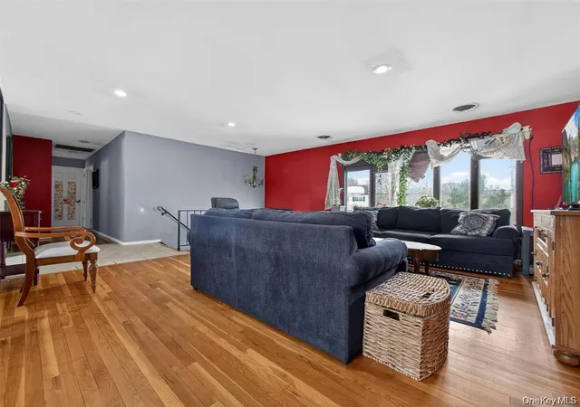 Photo 2 of Single family home for sale at 54 Blauvelt Rd, Orangetown, NY 10913 | MLS# 1054286 | Listing updated on 2026-10-07