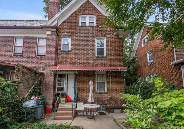 Photo 2 of Multi family home for sale at 33 25 88th Street, New York, NY 11372 | MLS# 1054331 | Listing updated on 2026-10-12