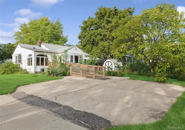 Photo 2 of Single family home for sale at 86 Log Rd, Brookhaven, NY 11772 | MLS# 1054342 | Listing updated on 2026-09-25