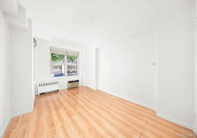 Listing Photo 5 - Condo for sale in building located at 131 W 85Th St, New York City, NY 10024 - Unit #FE1