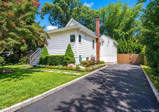 Photo 1 of Single family home for sale at 39 Plandome Rd, Brookhaven, NY 11789 | MLS# 1054347 | Listing updated on 2026-09-28