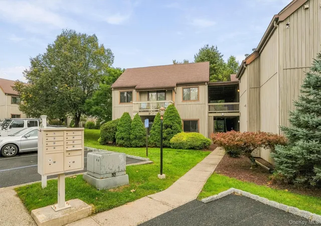 Condo for sale at 122 Sycamore Dr, Middletown, NY 10940 | MLS# 1054352