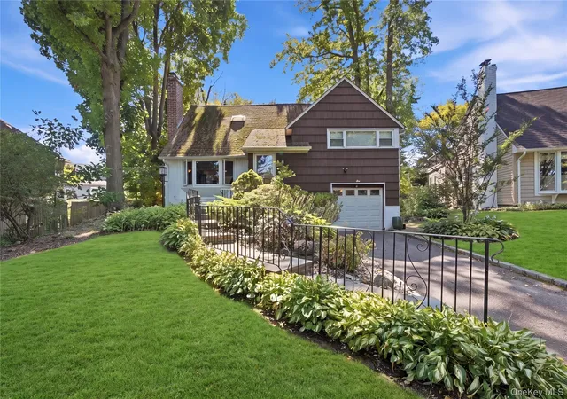 Single family home for sale at 5 Roxbury Rd, North Hempstead, NY 11050 | MLS# 1054362