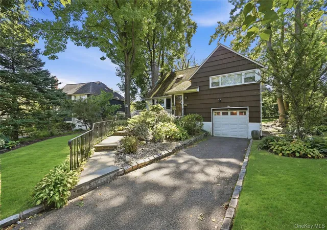 Photo 1 of Single family home for sale at 5 Roxbury Rd, North Hempstead, NY 11050 | MLS# 1054362 | Listing updated on 2026-10-05