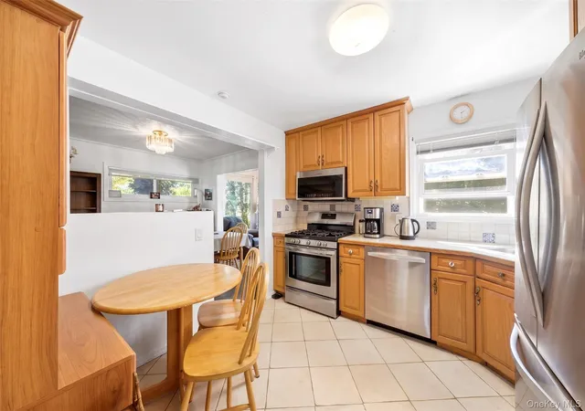 Photo 4 of Single family home for sale at 5 Roxbury Rd, North Hempstead, NY 11050 | MLS# 1054362 | Listing updated on 2026-10-05
