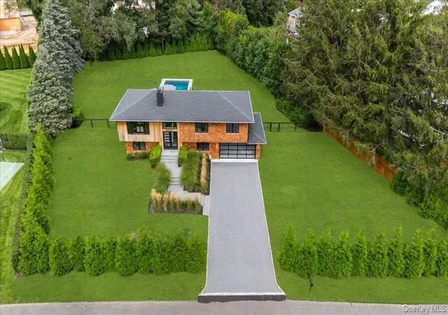 Photo 3 of Single family home for sale at 40 Knollwood Dr, Southampton, NY 11968 | MLS# 1054363 | Listing updated on 2026-10-07