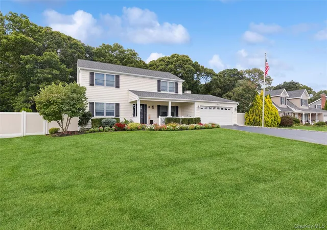 Photo 1 of Single family home for sale at 39 Hargrove Dr, Brookhaven, NY 11790 | MLS# 1054366 | Listing updated on 2026-09-25