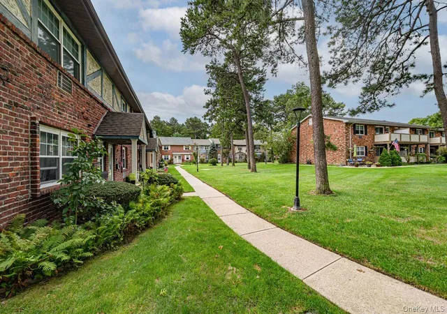 Photo 2 of House for sale at 14 Glen Holw Dr #E37, Brookhaven, NY 11742 | MLS# 1054382 | Listing updated on 2026-09-30