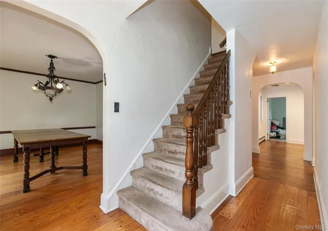 Photo 2 of Single family home for sale at 85 Oxford Blvd, North Hempstead, NY 11023 | MLS# 1054386 | Listing updated on 2026-10-04