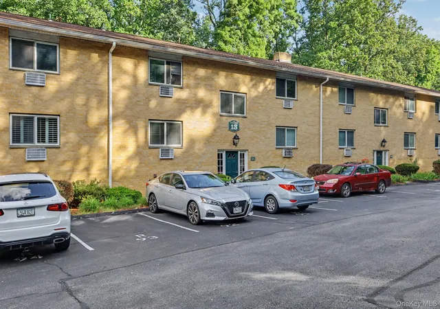 Photo 3 of Condo for sale at 13 Scenic Dr #L, Croton On Hudson, NY 10520 | MLS# 1054392 | Listing updated on 2026-10-08