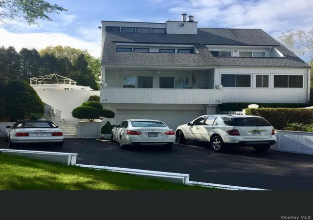 Photo 2 of Single family home for sale at 22 Waters Edge Ln, Brookhaven, NY 11766 | MLS# 1054402 | Listing updated on 2026-10-02