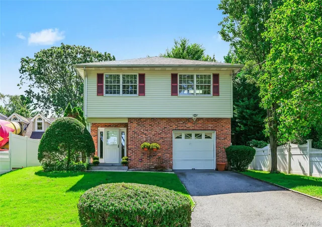 Photo 2 of Single family home for sale at 76 Hernan Ave, Oyster Bay, NY 11560 | MLS# 1054412 | Listing updated on 2026-10-07