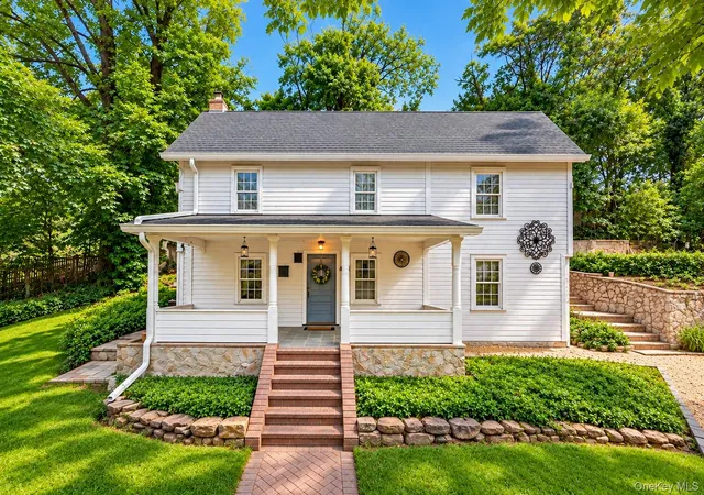 Photo 1 of Single family home for sale at 1673 Northern Blvd, North Hempstead, NY 11576 | MLS# 1054414 | Listing updated on 2026-09-28