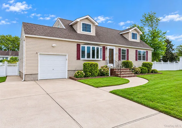 Photo 2 of Single family home for sale at 719 3rd Street, West Babylon, NY 11704 | MLS# 1054421 | Listing updated on 2026-09-27