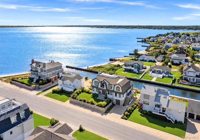 Photo 2 of Single family home for sale at 36 Shinnecock Rd, Southampton, NY 11942 | MLS# 1054434 | Listing updated on 2026-09-29