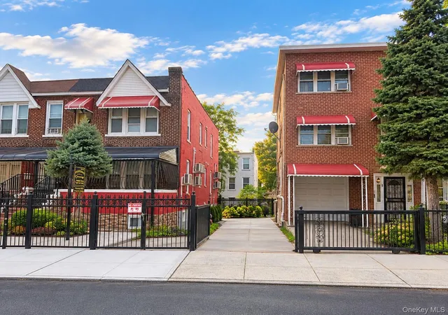 Photo 4 of House for sale at 653 Saint Lawrence Ave, New York, NY 10473 | MLS# 1054452 | Listing updated on 2026-09-28