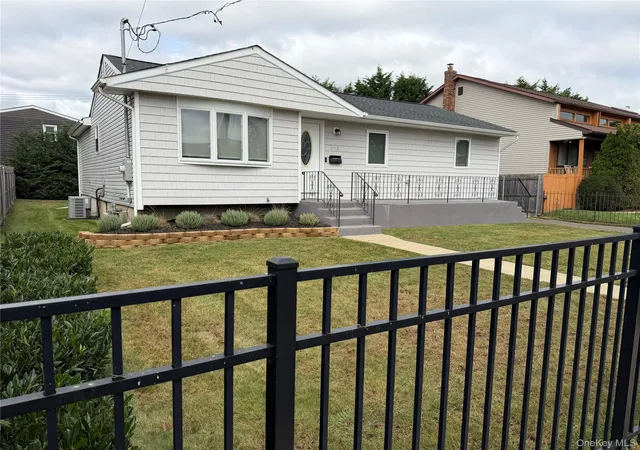 Photo 1 of Single family home for sale at 218 E Alhambra Ave, Babylon, NY 11757 | MLS# 1054474 | Listing updated on 2026-09-25