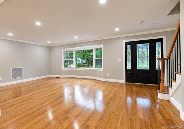 Photo 3 of Single family home for sale at 140 Seaman Neck Rd, Huntington, NY 11746 | MLS# 1054477 | Listing updated on 2026-09-30