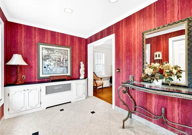 Photo 3 of Single family home for sale at 3334 Country Clb Rd, New York, NY 10465 | MLS# 1054478 | Listing updated on 2026-09-29