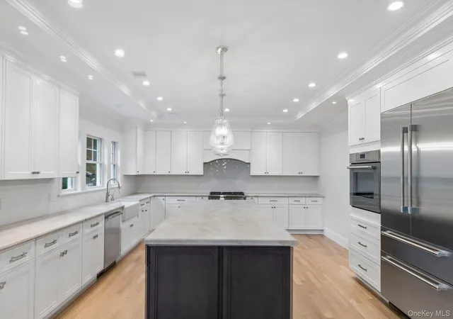 Photo 4 of Single family home for sale at 12 Orchard Meadow, North Hempstead, NY 11596 | MLS# 1054485 | Listing updated on 2026-09-28