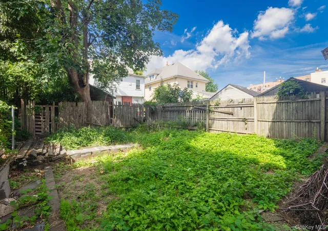 Photo 3 of Single family home for sale at 3808 150th Street, New York, NY 11354 | MLS# 1054486 | Listing updated on 2026-10-04