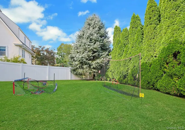 Photo 3 of Sale Pending at 617 Munro Ave, Mamaroneck, NY 10543 | MLS# 1054520 | Listing updated on 2026-10-09